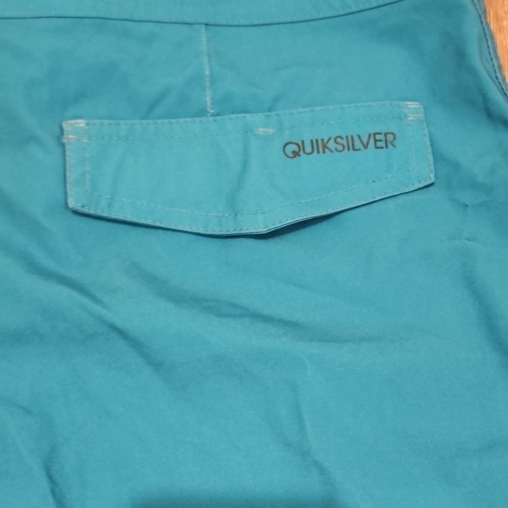 Quicksilver Shorts - Picture 4 of 6